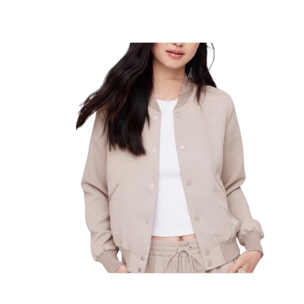 Aritzia Wilfred Bomber Jacket Button Front Neutral Beige‎ Casual Lightweight
